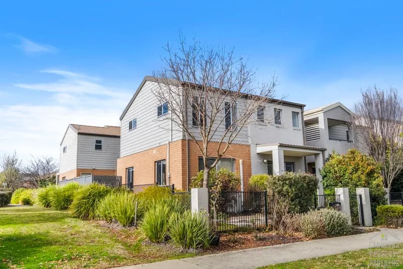 1/428 Antill Street