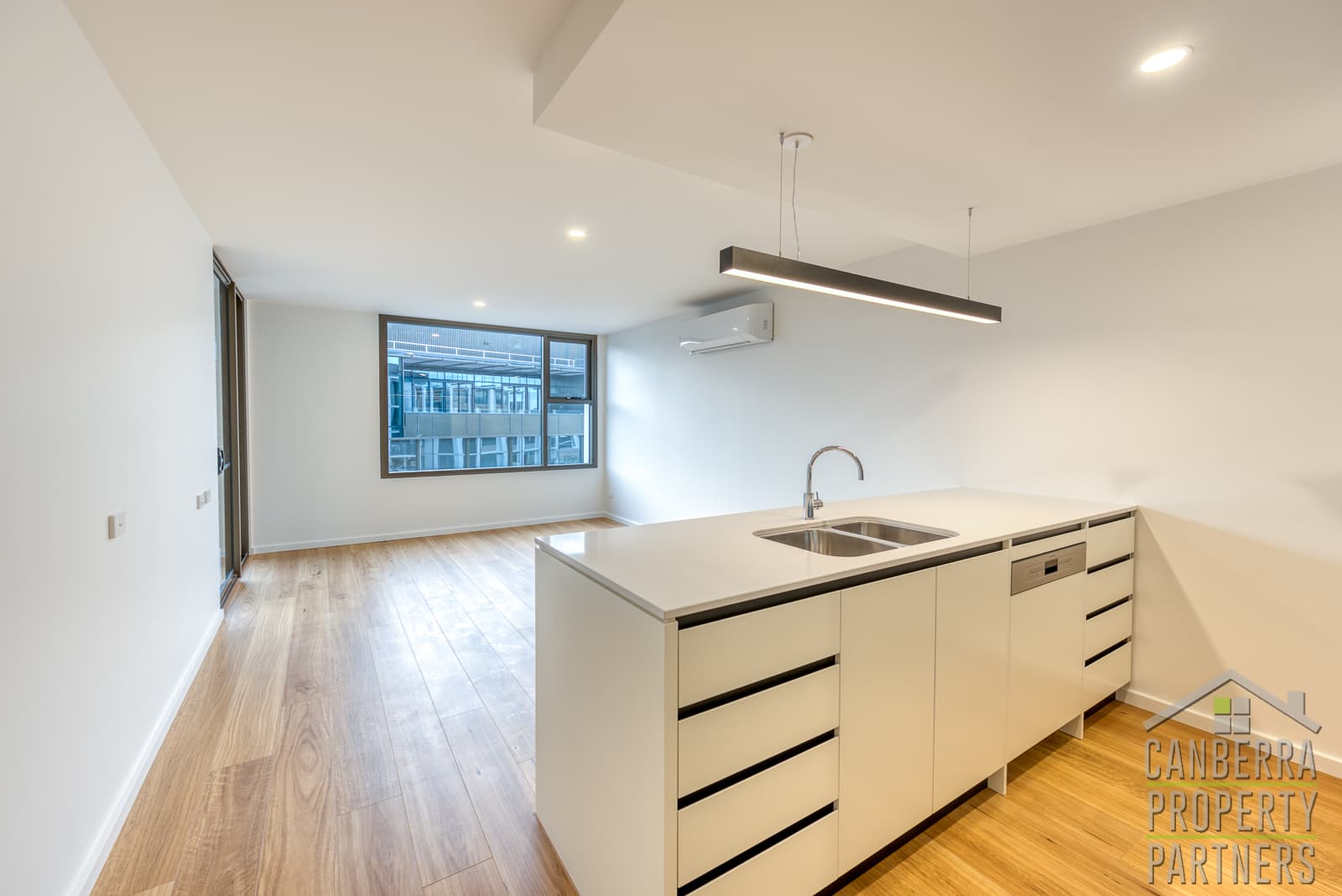 612/19 Challis Street